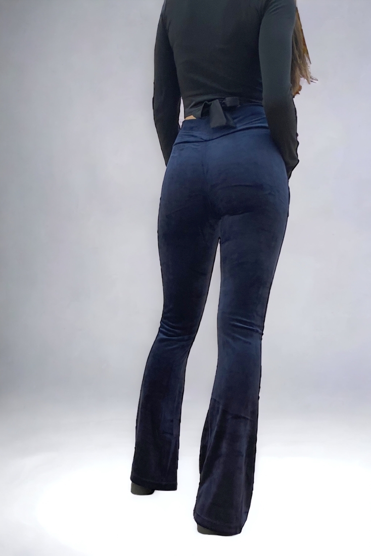 ΓΥΝΑΙΚΕΙΟ ΒΕΛΟΥΔΙΝΟ ΚΟΛΑΝ ΜΟΝΟΧΡΩΜΟ ΚΑΜΠΑΝΑ