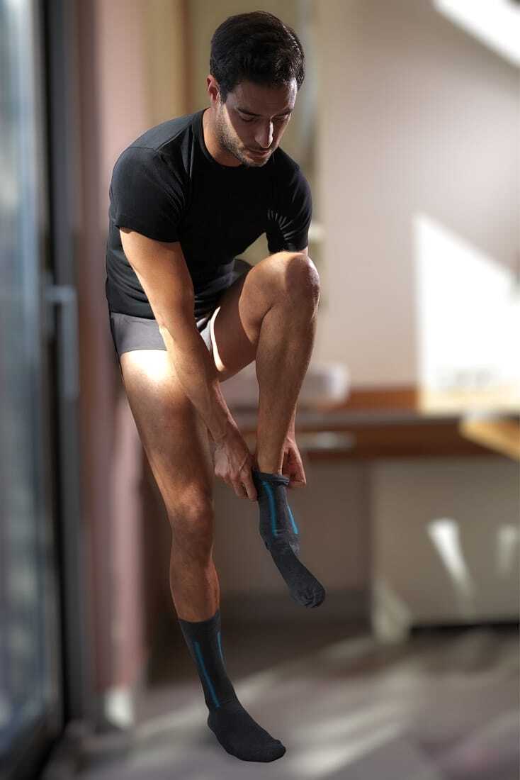 ΑΝΔΡΙΚΗ ΚΑΛΤΣΑ ΒΑΜΒΑΚΟΛΥΚΡΑ ΜΕ ΣΧΕΔΙΟ ΔΥΟ ΚΑΘΕΤΕΣ ΡΙΓΕΣ