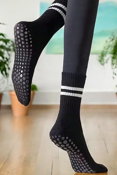 WOMAN YOGA SPORTS SOCKS ANTI-SLIP WITH ABS AND TWO STRIPES PATTERN