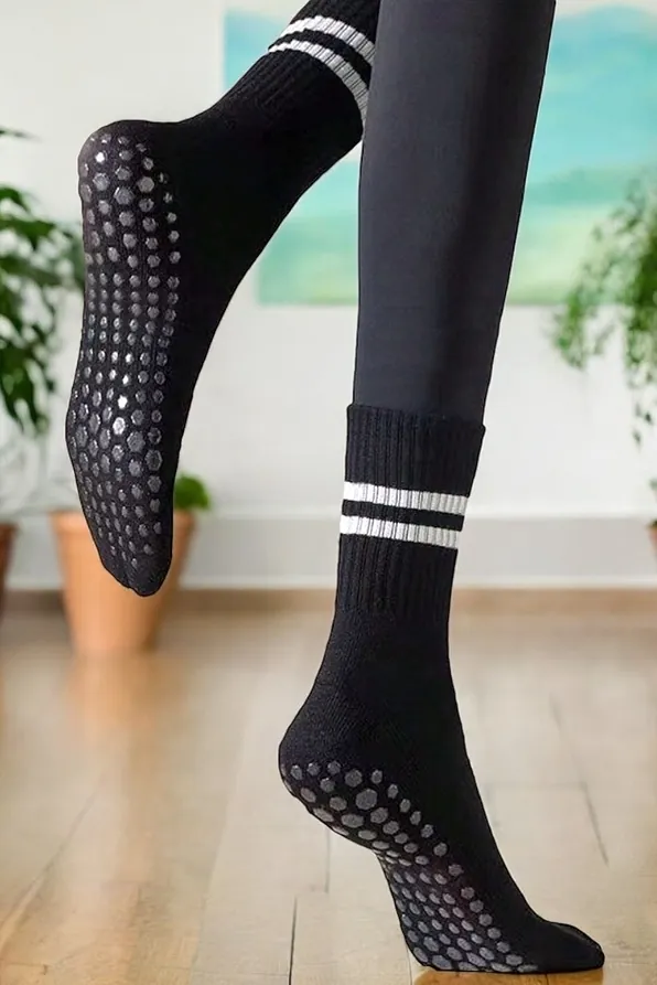 WOMAN YOGA SPORTS SOCKS ANTI-SLIP WITH ABS AND TWO STRIPES PATTERN