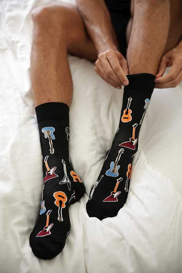 UNISEX ELASTIC COTTON SOCKS WITH GUITARS PATTERN