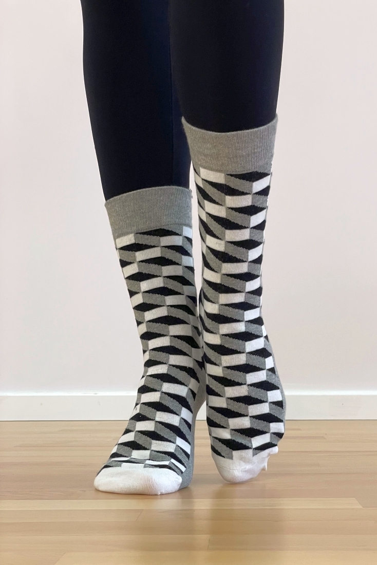 UNISEX ΒΑΜΒΑΚΟΛΥΚΡΑ ΚΑΛΤΣΑ ΜΕ ΣΧΕΔΙΟ ΓΕΩΜΕΤΡΙΚΟ