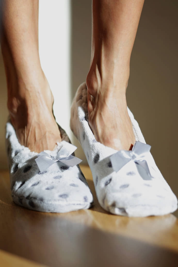 ΓΥΝΑΙΚΕΙΑ ΚΑΛΤΣΟΠΑΝΤΟΦΛΑ ΜΕ ABS ΕΣΩΤΕΡΙΚΗ ΖΕΣΤΗ ΜΑΛΑΚΗ ΕΠΕΝΔΥΣΗ ΦΙΟΓΚΟ ΚΑΙ ΣΧΕΔΙΟ ΠΟΥΑ