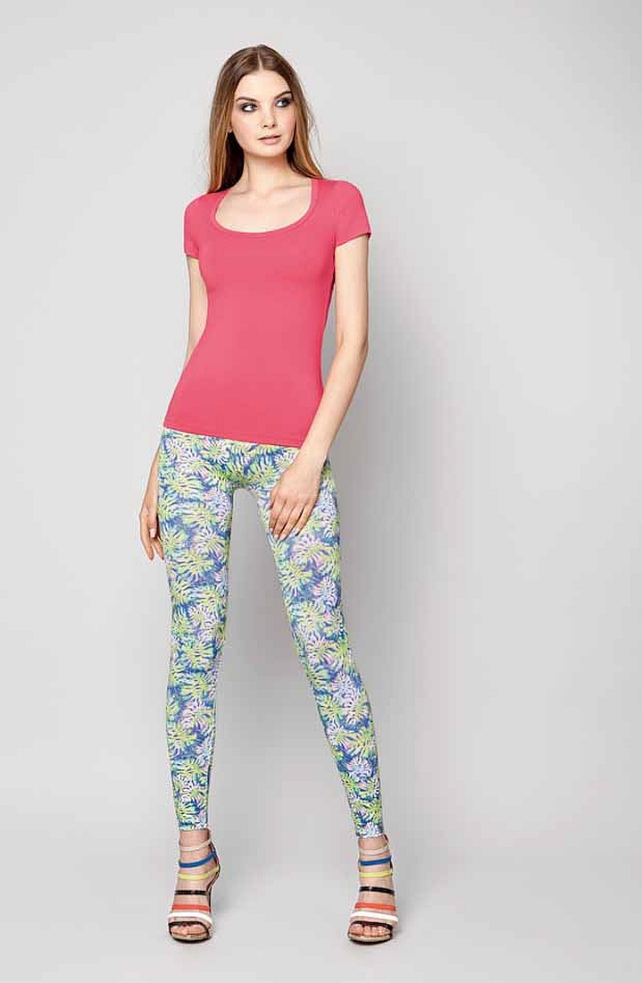 MAGLIA FOLIGNO ΜΠΛΟΥΖΑ ΓΥΝΑΙΚΕΙΑ ΑΠΟ ΕΛΑΣΤΙΚΗ ΒΙΣΚΟΖΗ, ΜΕ ΧΑΜΟΓΕΛΟ, ΚΟΝΤΟ ΜΑΝΙΚΙ ΚΑΙ STRASS