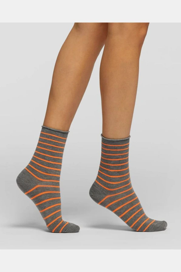 CZ BARDONECCHIA ΓΥΝΑΙΚΕΙΟ ΒΑΜΒΑΚΕΡΟ ΣΟΣΟΝΙ ΜΕ ΕΛΕΥΘΕΡΟ ΤΕΛΕΙΩΜΑ ΚΑΙ ΣΧΕΔΙΟ FLUO ΡΙΓΕΣ.