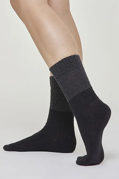 ΓΥΝΑΙΚΕΙΑ ΒΑΜΒΑΚΕΡΗ ΔΙΧΡΩΜΗ ΚΑΛΤΣΑ ΣΤΗ ΓΑΜΠΑ ΣΑΝ ΠΛΕΚΤΗ ΜΕ ΣΧΕΔΙΟ ΚΑΘΕΤΕΣ ΑΛΥΣΙΔΕΣ - CZ TATIANA