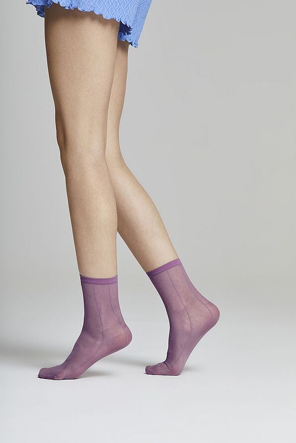 ΓΥΝΑΙΚΕΙΟ ΛΕΠΤΟ ΕΛΑΣΤΙΚΟ ΣΟΣΟΝΙ ΜΕ ΣΧΕΔΙΟ ΚΑΘΕΤΕΣ ΡΙΓΕΣ - CZ PEONIA