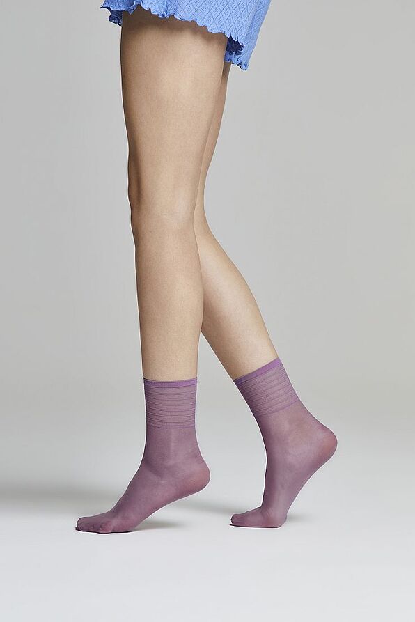 WOMAN SHEER STRECH SOCKS PLAIN WITH HORIZONTAL STRIPES AT THE CUFF - CZ IRIS