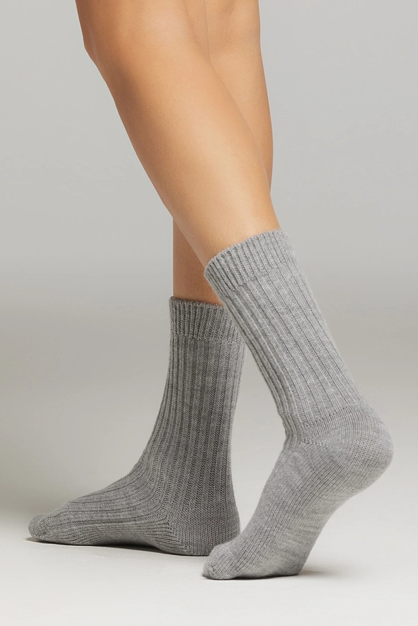 WOMAN RIBBED SOFT ACRYLIC SOCKS PLAIN-CZ MELANIA