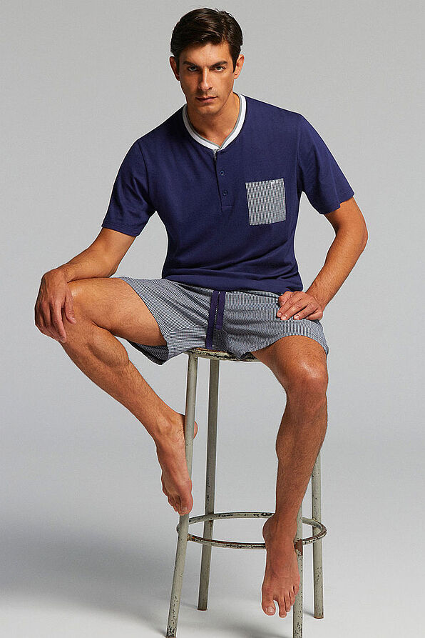 PJ ZEUS MAN COTTON PYJAMAS. T-SHIRT WITH PLACKET AND POCKET IN CONTRAST. SHORTS IN WOVEN FABRIC AND