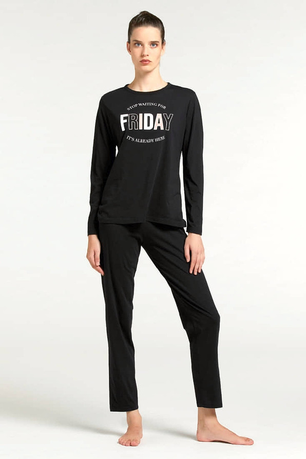 PJ LILY WOMAN SWEATER AND TROUSERS IN COTTON JERSEY. SOLID COLOR PYJAMAS WITH PLACED PRINTS DEVELOPED WITH DIFFERENT TECHNIQUES.