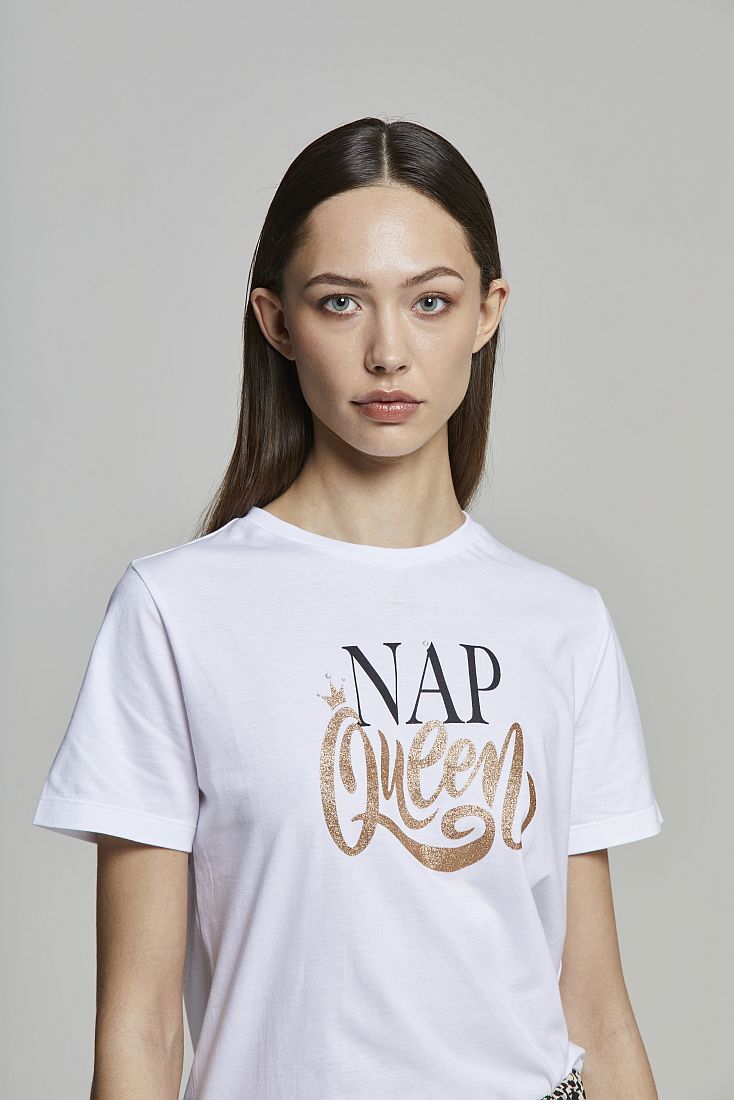 PJ CLAUDIA ΓΥΝΑΙΚΕΙΑ ΚΟΝΤΗ ΒΑΜΒΑΚΕΡΗ ΠΙΤΖΑΜΑ ΜΕ ANIMAL ΣΧΕΔΙΟ ΚΑΙ GLITTER ΣΤΑΜΠΑ QUEEN