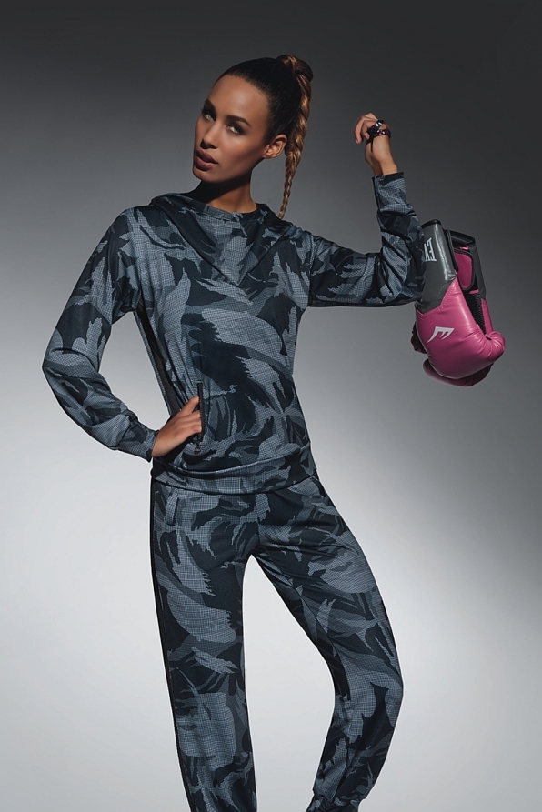 ATHENA-BLOUSE ΓΥΝΑΙΚΕΙΑ ΑΘΛΗΤΙΚΗ ΜΠΛΟΥΖΑ ΔΙΑΠΝΕΟΥΣΑ ΜΕ DIGITAL PRINT ΤΣΕΠΕΣ ΚΑΙ ΚΟΥΚΟΥΛΑ