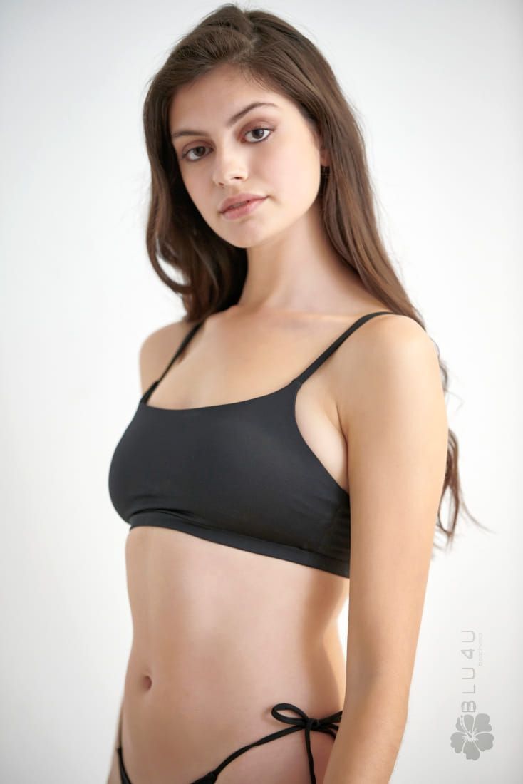 WOMAN BIKINI CROP TOP PLAIN WIRELESS WITH REMOVABLE PADS-SOLIDS