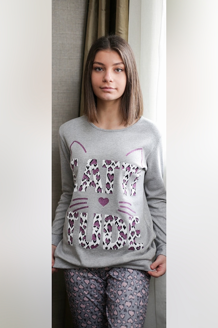 ΚΟΡΙΤΣΙΣΤΙΚΗ ΕΦΗΒΙΚΗ ΠΙΤΖΑΜΑ ΒΑΜΒΑΚΕΡΗ ΜΕ ΤΥΠΩΜΑ ΓΑΤΑ ΚΑΙ LUREX ΚΑΡΔΙΕΣ ΣΤΕΝΗ ΓΡΑΜΜΗ ΜΠΑΤΖΑΚΙΑ ΜΕ ΛΑΣΤΙΧΟ