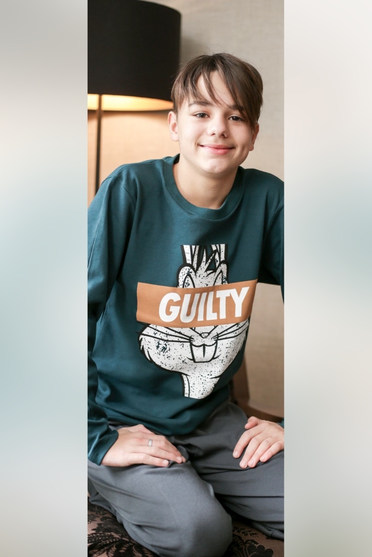 ΑΓΟΡΙΣΤΙΚΗ ΕΦΗΒΙΚΗ ΒΑΜΒΑΚΕΡΗ ΠΙΤΖΑΜΑ ΜΕ ΤΥΠΩΜΑ GUILTY BUNNY ΑΝΟΙΧΤΟ ΜΠΑΤΖΑΚΙ