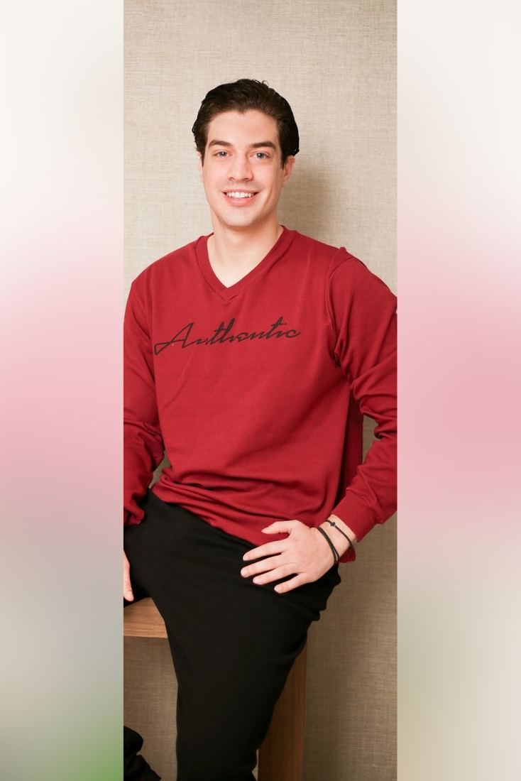 MAN COTTON PYJAMAS PLAIN V-NECK AND "AUTHENTIC" PRINT PATTERN AND ANKLE CUFFED LEGS