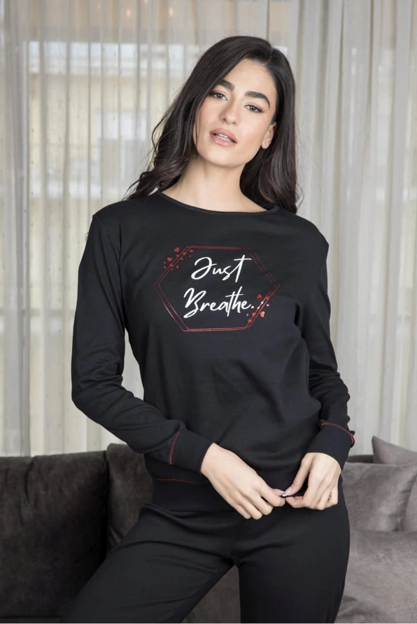 ΓΥΝΑΙΚΕΙΑ ΒΑΜΒΑΚΕΡΗ INTERLOCK ΜΑΚΡΙΑ ΠΙΤΖΑΜΑ ΜΕ ΤΥΠΩΜΑ GLITTER ΚΑΡΔΙΕΣ JUST BREATHE ΜΠΑΤΖΑΚΙ ΜΕ ΛΑΣΤΙΧΟ