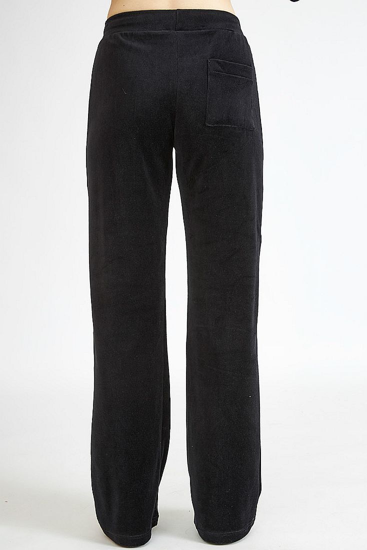 ΓΥΝΑΙΚΕΙΑ ΜΑΚΡΙΑ ΒΕΛΟΥΤΕ ΦΟΡΜΑ ΜΟΝΟΧΡΩΜΗ ΜΕ ΦΕΡΜΟΥΑΡ ΤΣΕΠΕΣ ΚΟΡΔΟΝΙ ΣΤΗ ΜΕΣΗ ΚΑΙ ΑΝΟΙΧΤΟ ΜΠΑΤΖΑΚΙ