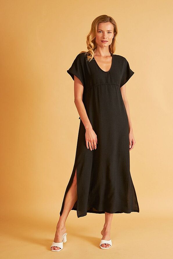 ΓΥΝΑΙΚΕΙΟ ΜΑΚΡΥ ΦΟΡΕΜΑ ΑΠΌ ΒΙΣΚΟΖΗ ΜΟΝΟΧΡΩΜΟ ΜΕ ΣΟΥΡΑ ΣΤΗ ΜΕΣΗ