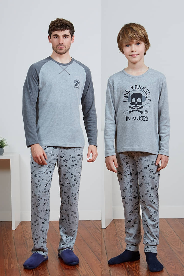 ΑΓΟΡΙΣΤΙΚΗ ΜΑΚΡΙΑ ΒΑΜΒΑΚΕΡΗ ΠΙΤΖΑΜΑ ΜΕ ΤΥΠΩΜΑ ΝΕΚΡΟΚΕΦΑΛΕΣ