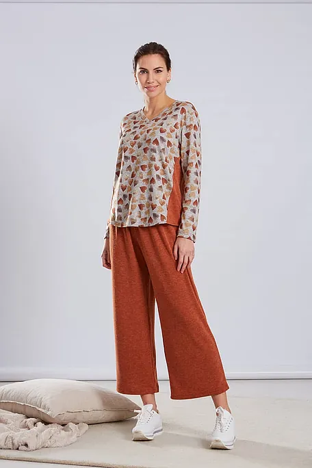 WOMAN THERMAL TRACKSUIT WITH HEARTS PATTERN LONG SLEEVES AND OPEN LEG