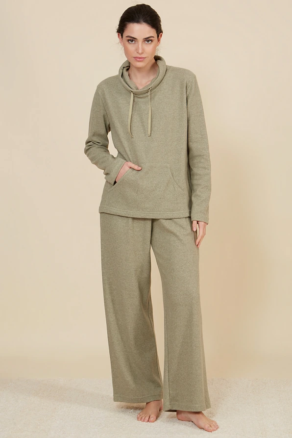 ΓΥΝΑΙΚΕΙΑ ΜΑΚΡΙΑ ΒΑΜΒΑΚΕΡΗ ΦΟΡΜΑ ΜΟΝΟΧΡΩΜΗ ΜΕ ΨΗΛΟ ΛΑΙΜΟ ΜΕ ΚΟΡΔΟΝΙ ΤΣΕΠΗ ΚΙ ΑΝΟΙΧΤΟ ΜΠΑΤΖΑΚΙ