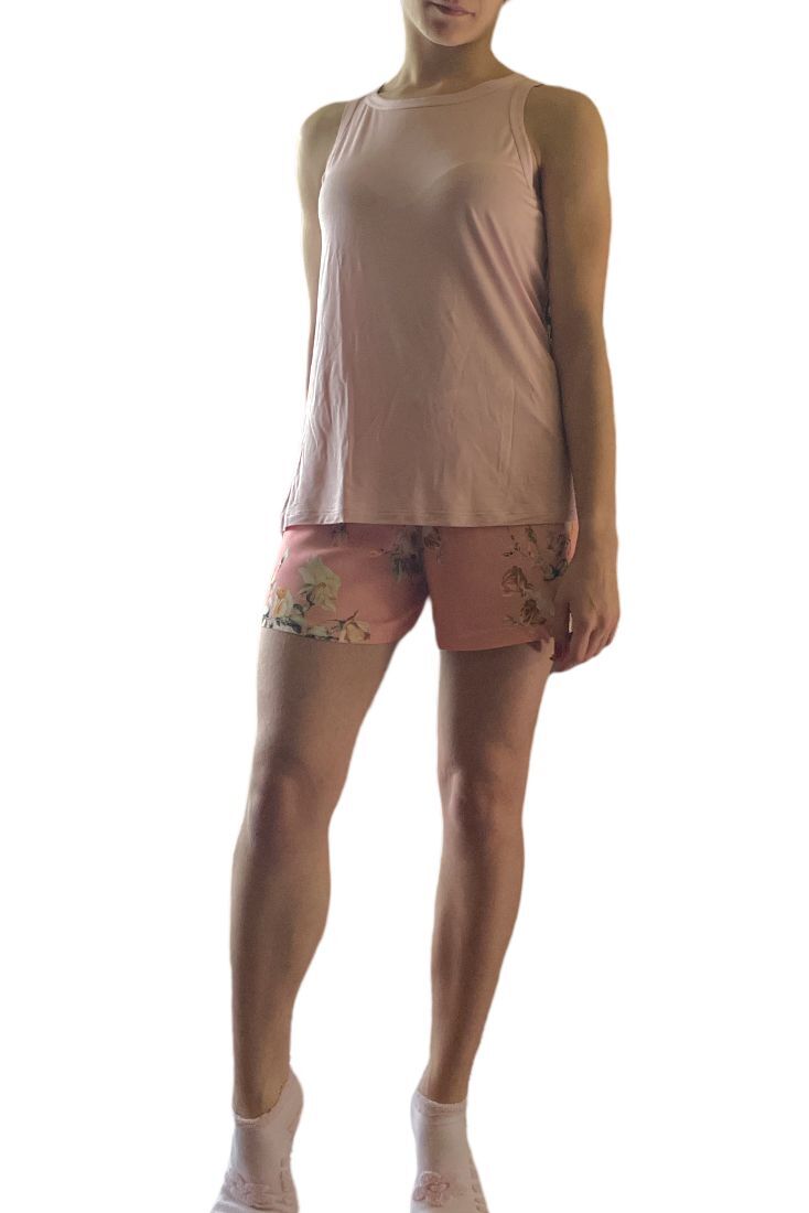 ΓΥΝΑΙΚΕΙΑ ΚΟΝΤΗ ΒΙΣΚΟΖΗ ΠΙΤΖΑΜΑ ΜΟΝΟΧΡΩΜΗ ΜΠΛΟΥΖΑ ΚΑΙ FLORAL ΣΟΡΤΣ