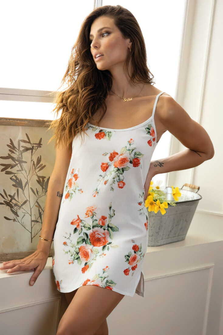 ΓΥΝΑΙΚΕΙΑ ΚΟΝΤΗ ΒΙΣΚΟΖΗ ΝΥΧΤΙΚΙΑ ΜΕ FLORAL ΣΧΕΔΙΟ