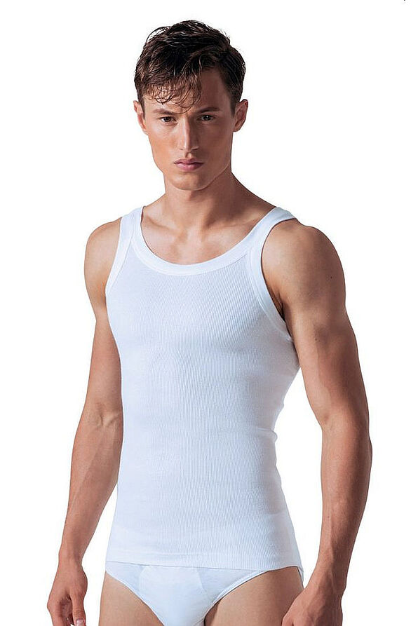 MEN COTTON ATHLETIC BLACK TANK TOP WITH NARROW SHOULDER.