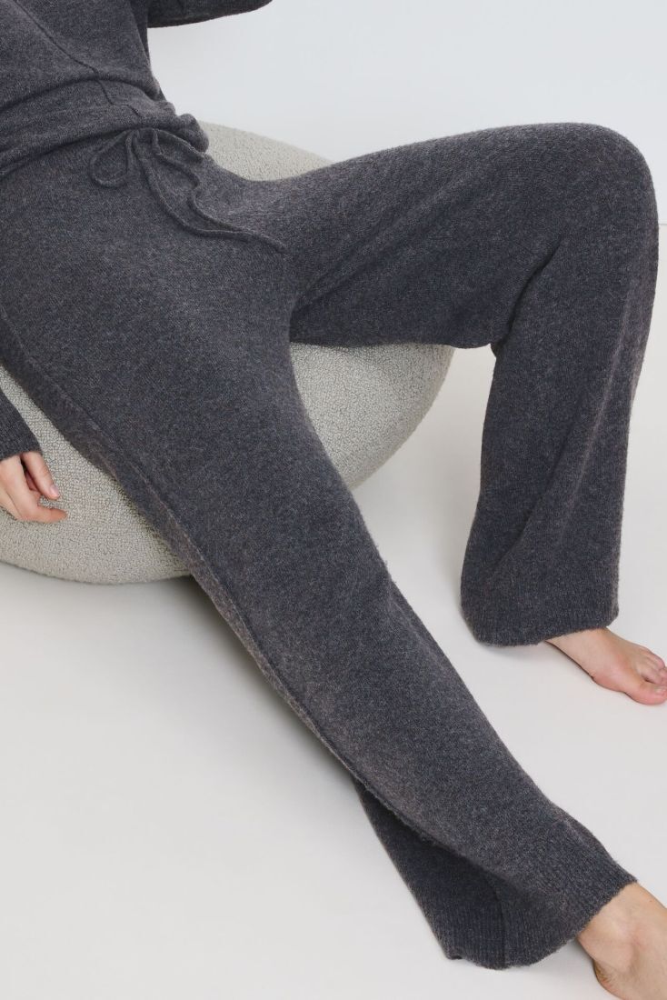 ΓΥΝΑΙΚΕΙΟ ΑΠΑΛΟ ΠΛΕΚΤΟ ΠΑΝΤΕΛΟΝΙ ΜΕ ΑΝΟΙΧΤΟ ΜΠΑΤΖΑΚΙ-AMOURETTE COZY TROUSERS