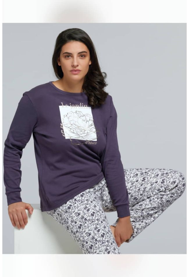 PJ MEISSA WOMAN SWEATER AND TROUSERS IN COTTON INTERLOCK. SOLID COLOR SWEATER WITH ROUND NECK AND PLACED PRINT WITH FOIL DETAILS. FLORAL FANCY PRINTED TROUSERS WITH POCKET ON THE BACK