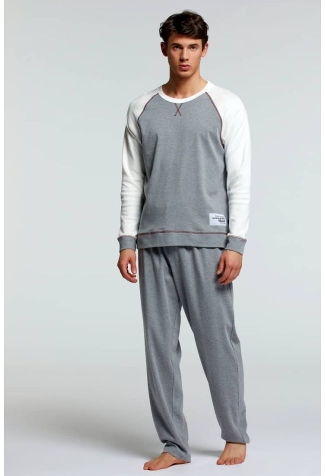 PJ GRECO MAN SWEATER AND TROUSERS IN COTTON INTERLOCK. ROUND NECK SOLID COLOR SWEATER WITH RAGLAN SLEEVES AND COVERING STITCHINGS IN CONTRAST COLOR. DECORATIVE WOVEN LABEL AT BOTTOM SWEATER AND TROUSERS IN SOLID COLOR WITH POCKET ON THE BACK.