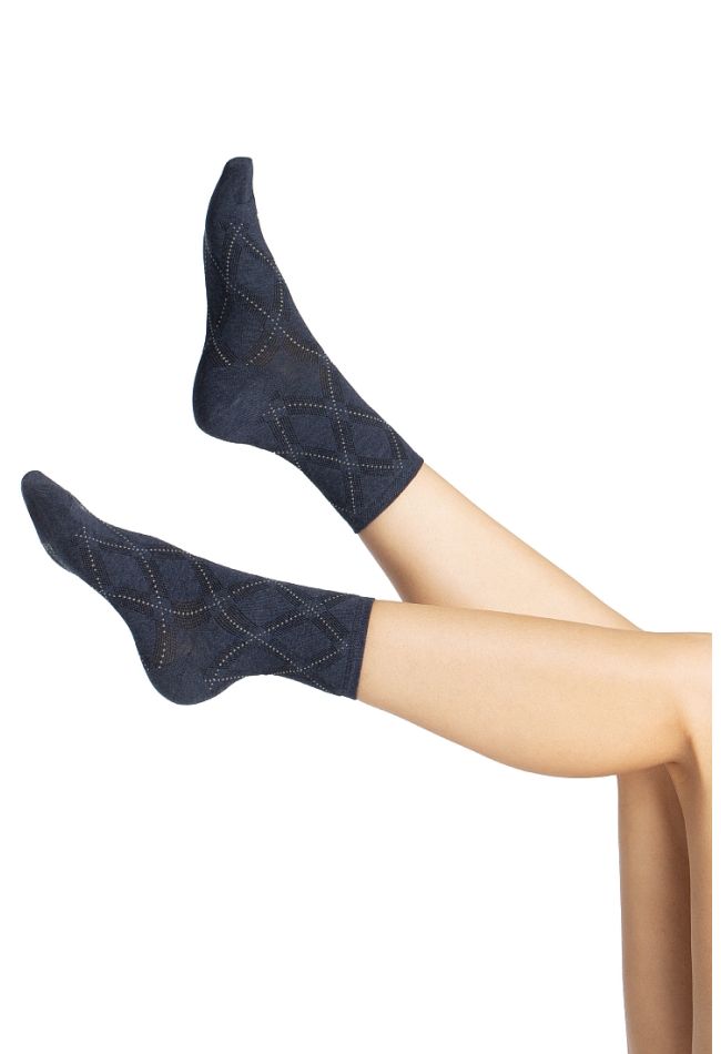 WOMAN COMBED COTTON SOCKS WITH RHOMBUS PATTERN AND SEAMLESS TOES