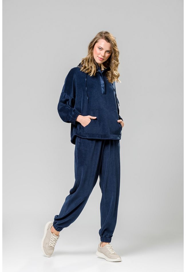 WOMAN VISCOSE TRACKSUIT KANGAROO POCKETS HOODY AND ANKLE CUFFED LEGS