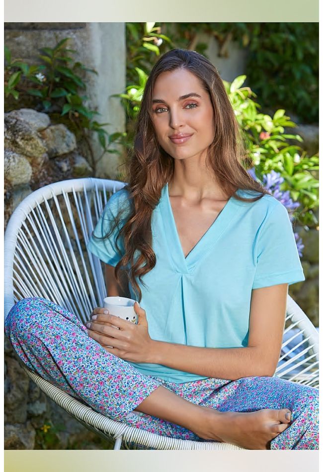 WOMAN LONG COTTON PYJAMAS WITH V-NECK AND OPEN LEG FLORAL PANTS