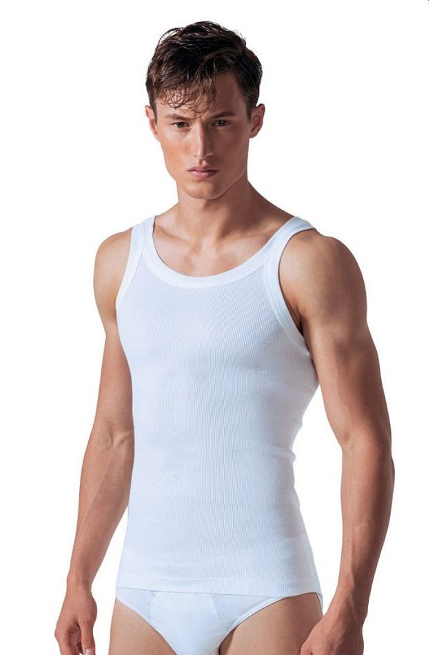 MEN COTTON ATHLETIC WHITE SHIRT WITH NARROW SHOULDER